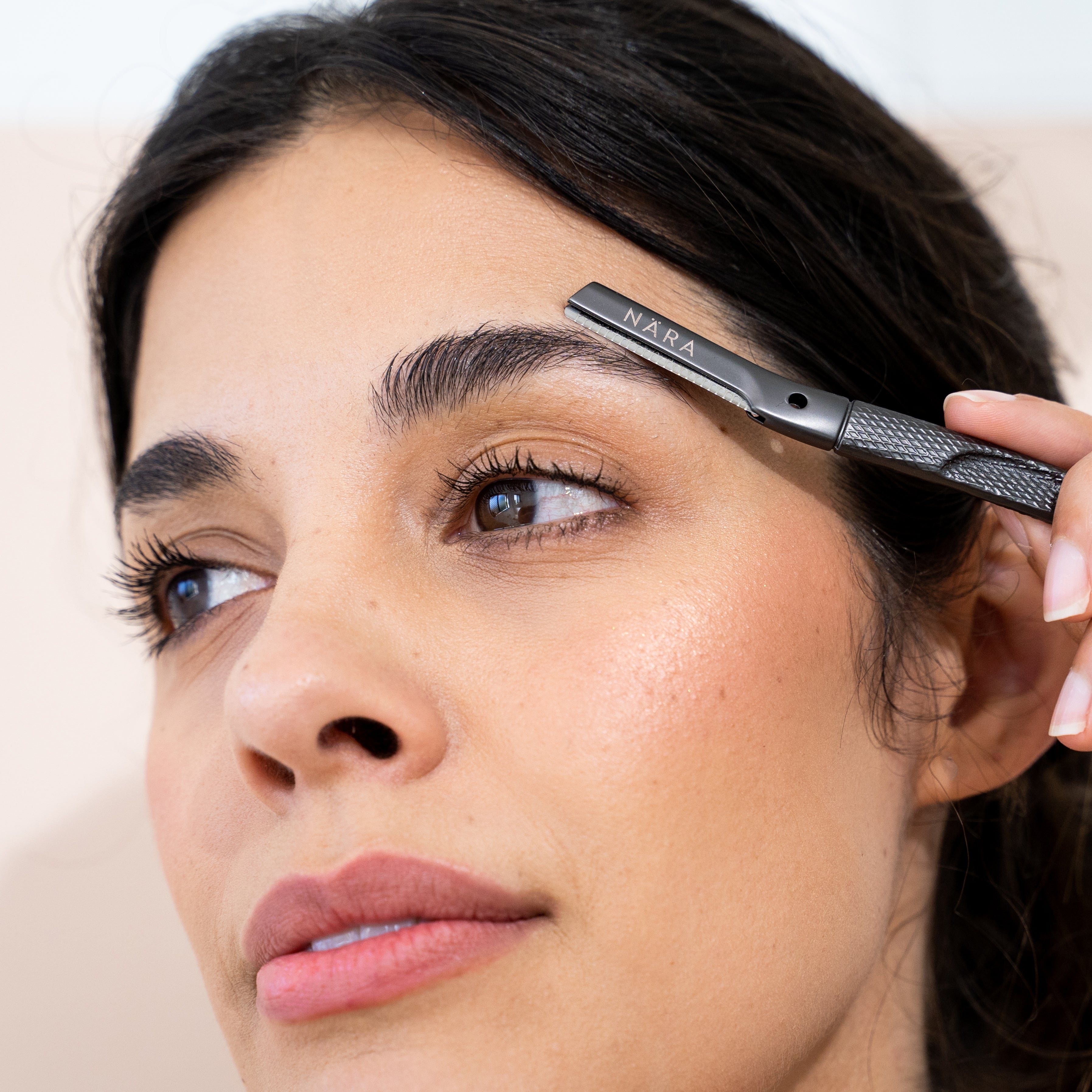 Reusable Facial Razor/Dermaplaning Tool - Black – Nära